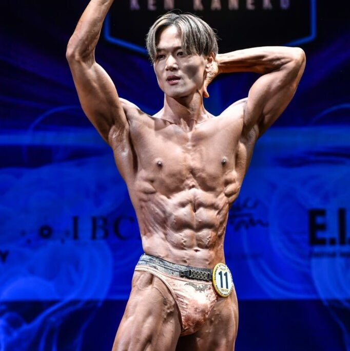 川嶋 和也